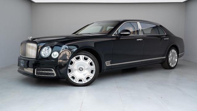 Bentley Mulsanne 2017 черный ()